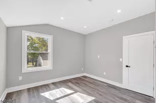 715 Evans St, Paramus, NJ 07652 - Photo 16