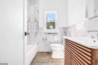 715 Evans St #2, Paramus, NJ 07652 - Photo 18