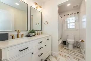 8 Cypress Ct, Fairfield, NJ 07004 - Photo 22