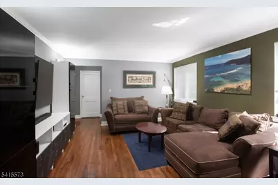 90C Troy Dr #C, Springfield Twp., NJ 07081 - Photo 4