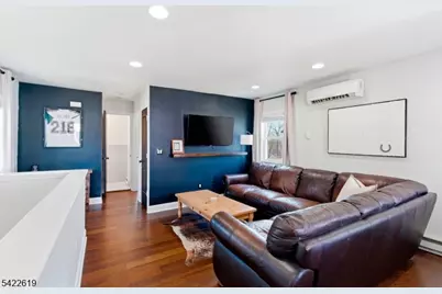 635 Brooklyn Mountain Rd, Hopatcong, NJ 07843 - Photo 4