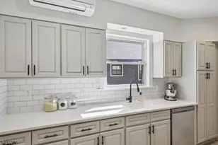 69 Myrtle St, Bloomfield, NJ 07003 - Photo 6