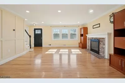 59 Oakwood Dr, Wayne, NJ 07470 - Photo 4