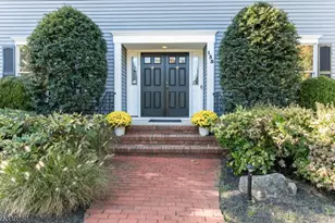 135 Woods End Dr, Bernards Township, NJ 07920 - Photo 6