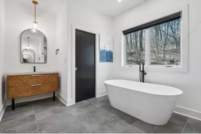 301 Kingsland Rd, Roxbury Township, NJ 07850 - Photo 24