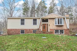 4 Rocky Way, Hampton Township, NJ 07860 - Photo 2