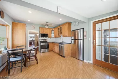 96 Carey Ave, Butler, NJ 07405 - Photo 14