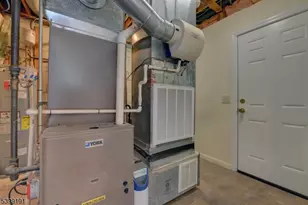 90 Dewey St, Bloomfield, NJ 07003 - Photo 26