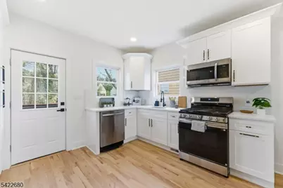 304 Delawanna Ave, Clifton, NJ 07014 - Photo 4