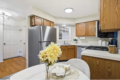 14 Arthurs Court, Berkeley Heights Township, NJ 07922 - Photo 10