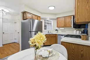 14 Arthurs Ct, Berkeley Heights Township, NJ 07922 - Photo 10