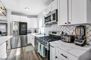 80 Henderson St, Phillipsburg, NJ 08865 - Photo 2