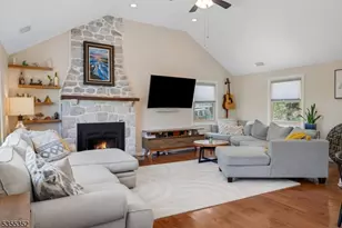 10 Lakeview Rd, Hopatcong, NJ 07843 - Photo 4