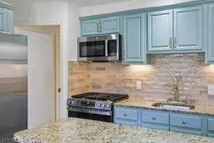 43 Rhode Island Ave, East Orange, NJ 07018 - Photo 16