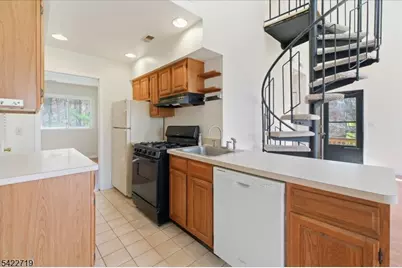 8 Augusta Dr #8, Vernon, NJ 07462 - Photo 4