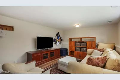 401 Poe Ave, Westfield, NJ 07090 - Photo 16