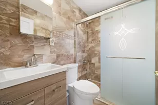 22 Cottage Ln, Clifton, NJ 07012 - Photo 10