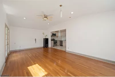 22 Cottage Ln, Clifton, NJ 07012 - Photo 4