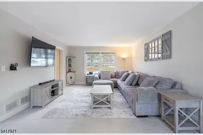 1 Radcliffe Dr, Roxbury Township, NJ 07876 - Photo 6