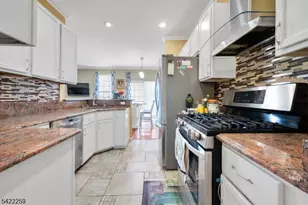 17 Gordon Cir, Parsippany, NJ 07054 - Photo 8