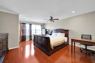 17 Gordon Cir, Parsippany, NJ 07054 - Photo 10