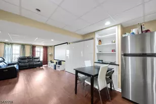 17 Gordon Cir, Parsippany, NJ 07054 - Photo 20