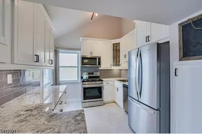 117 Cleveland Ave, Woodbridge Township, NJ 07067 - Photo 14