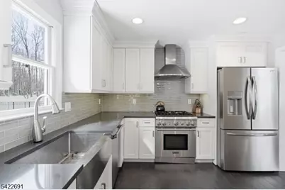 62 Forest Ave, Berkeley Heights Township, NJ 07922 - Photo 10