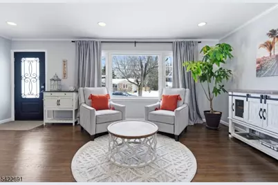 62 Forest Ave, Berkeley Heights Township, NJ 07922 - Photo 4