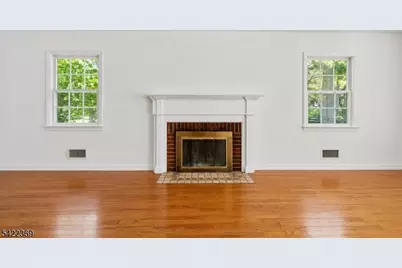 18 Mountainside Dr, Wayne, NJ 07470 - Photo 6