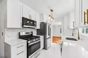 18 Mountainside Dr, Wayne, NJ 07470 - Photo 8