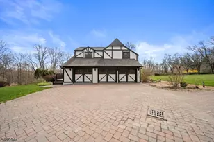 6 Jonathan Smith Rd, Morris Township, NJ 07960 - Photo 2