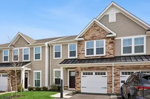 49 Owen Ct, Franklin Township, NJ 08873 - Photo 4