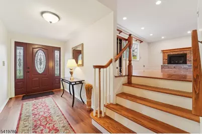 64 Hampton Dr, Berkeley Heights Township, NJ 07922 - Photo 4