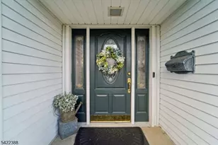 15 Ella Ln, Wayne, NJ 07470 - Photo 2