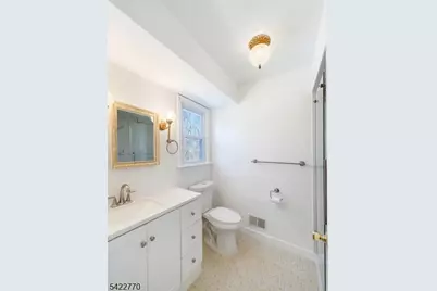 139 Berkeley Cir, Bernards Township, NJ 07920 - Photo 10