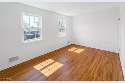 139 Berkeley Cir, Bernards Township, NJ 07920 - Photo 12