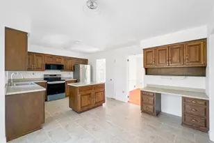 139 Berkeley Cir, Bernards Township, NJ 07920 - Photo 6