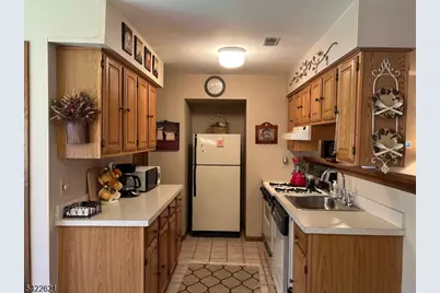 3 Spyglass Hill Rd, Unit 1, Vernon, NJ 07462 - Photo 8