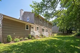 10 Robert Ct, Verona, NJ 07044 - Photo 20