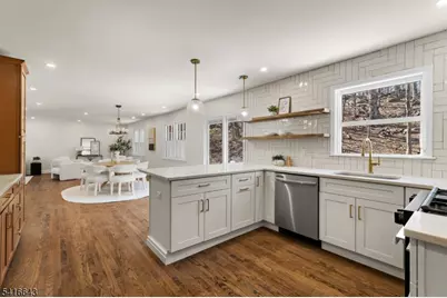 10 Robert Ct, Verona, NJ 07044 - Photo 6