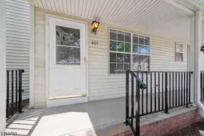 907 Wetherburn Ct, Raritan Township, NJ 08822 - Photo 4