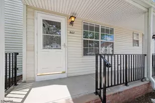 907 Wetherburn Ct, Raritan Township, NJ 08822 - Photo 4