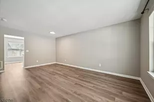 907 Wetherburn Ct, Raritan Township, NJ 08822 - Photo 10