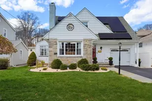 382 Huntington Rd, Union Township, NJ 07083 - Photo 1