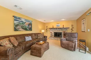 17 Longfellow Dr, Roxbury Township, NJ 07876 - Photo 12