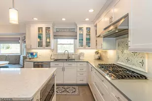 17 Longfellow Dr, Roxbury Township, NJ 07876 - Photo 8