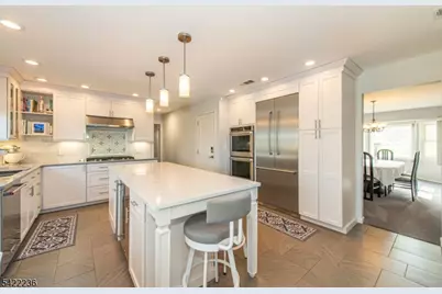 17 Longfellow Dr, Roxbury Township, NJ 07876 - Photo 4