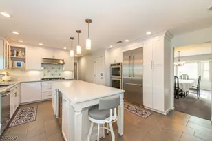 17 Longfellow Dr, Roxbury Township, NJ 07876 - Photo 4