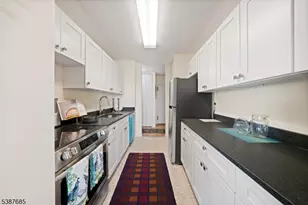 7855 Blvd E, North Bergen Twp., NJ 07047 - Photo 16